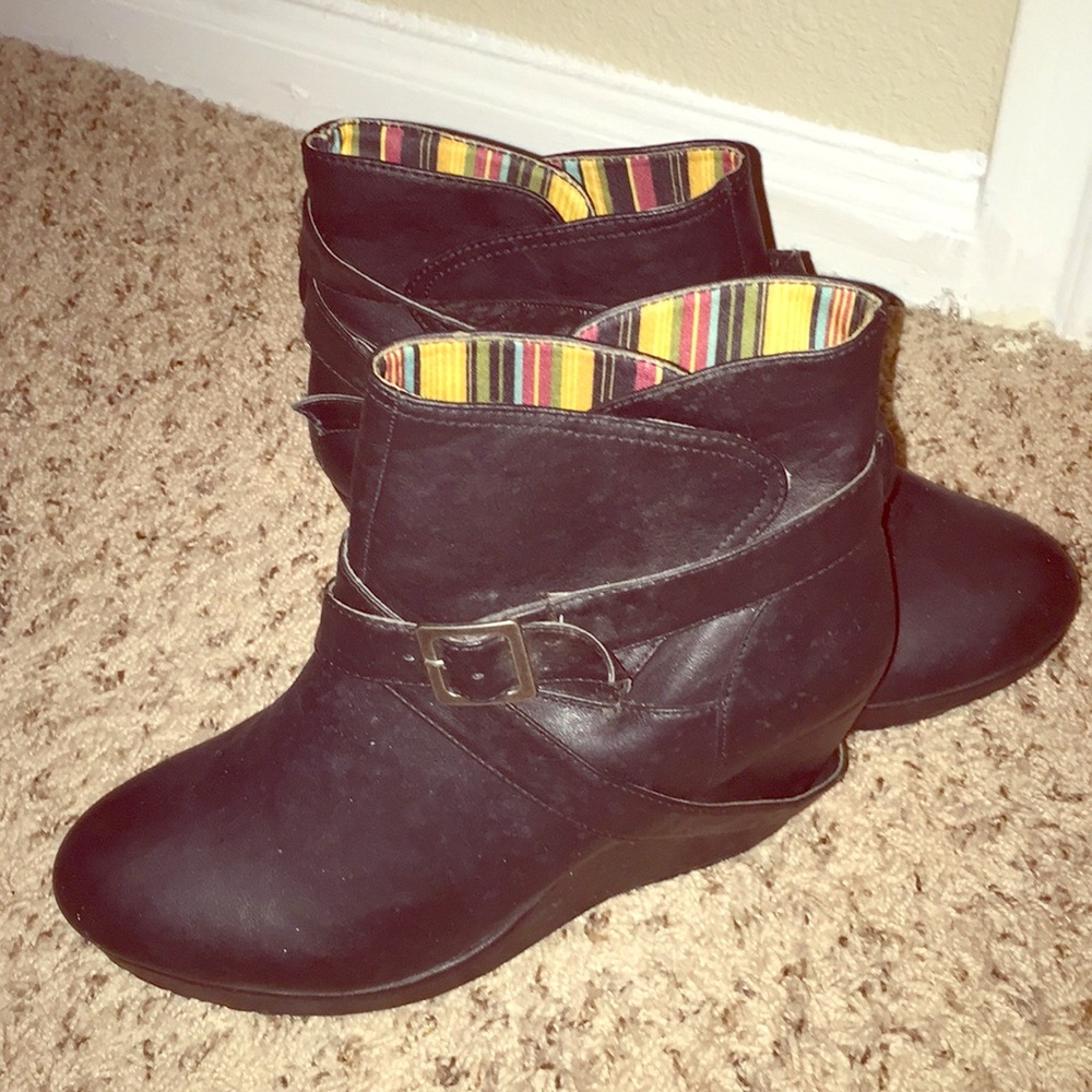 Wedge heels